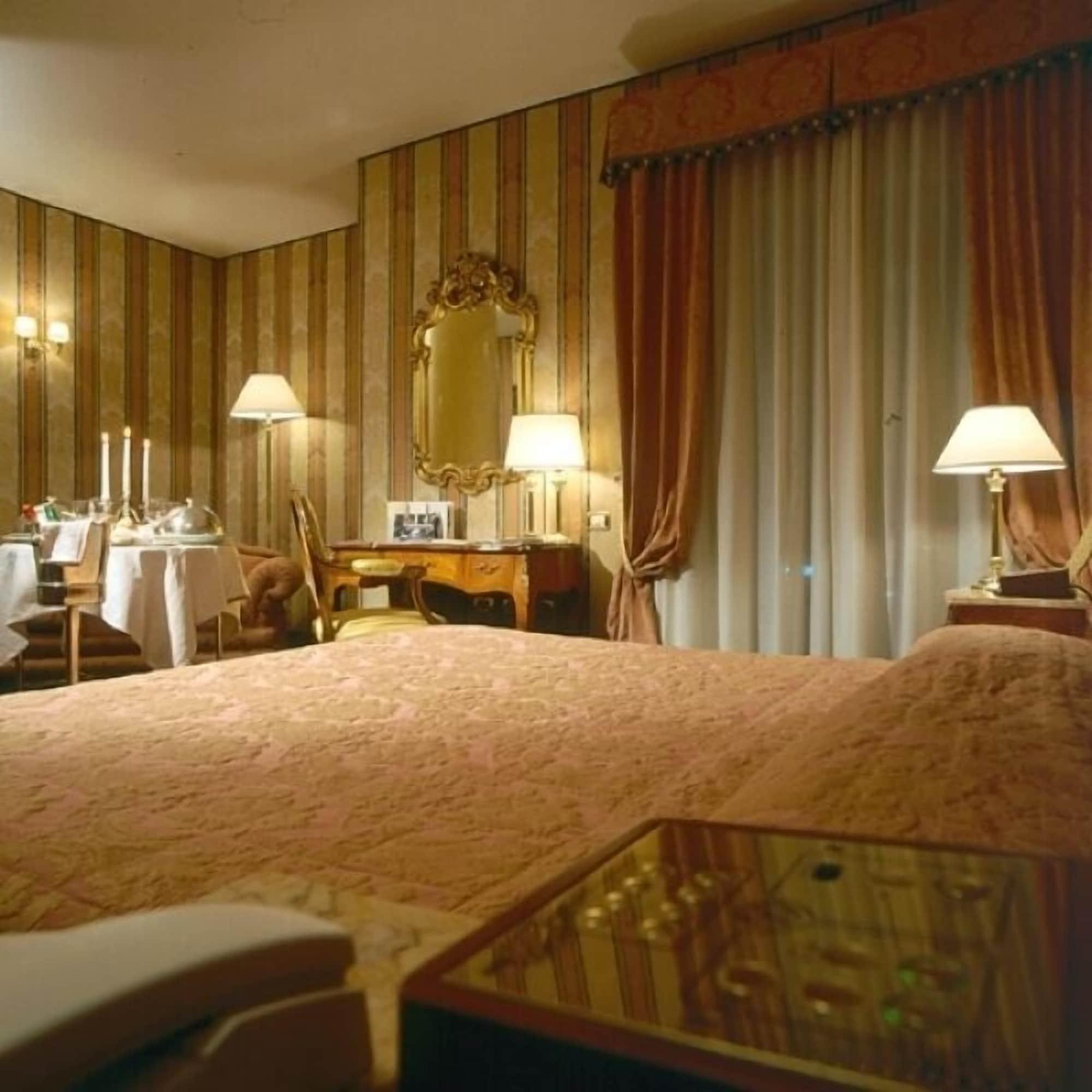 Grand Hotel Vanvitelli Caserta Luaran gambar