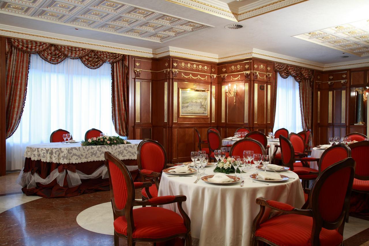 Grand Hotel Vanvitelli Caserta Luaran gambar